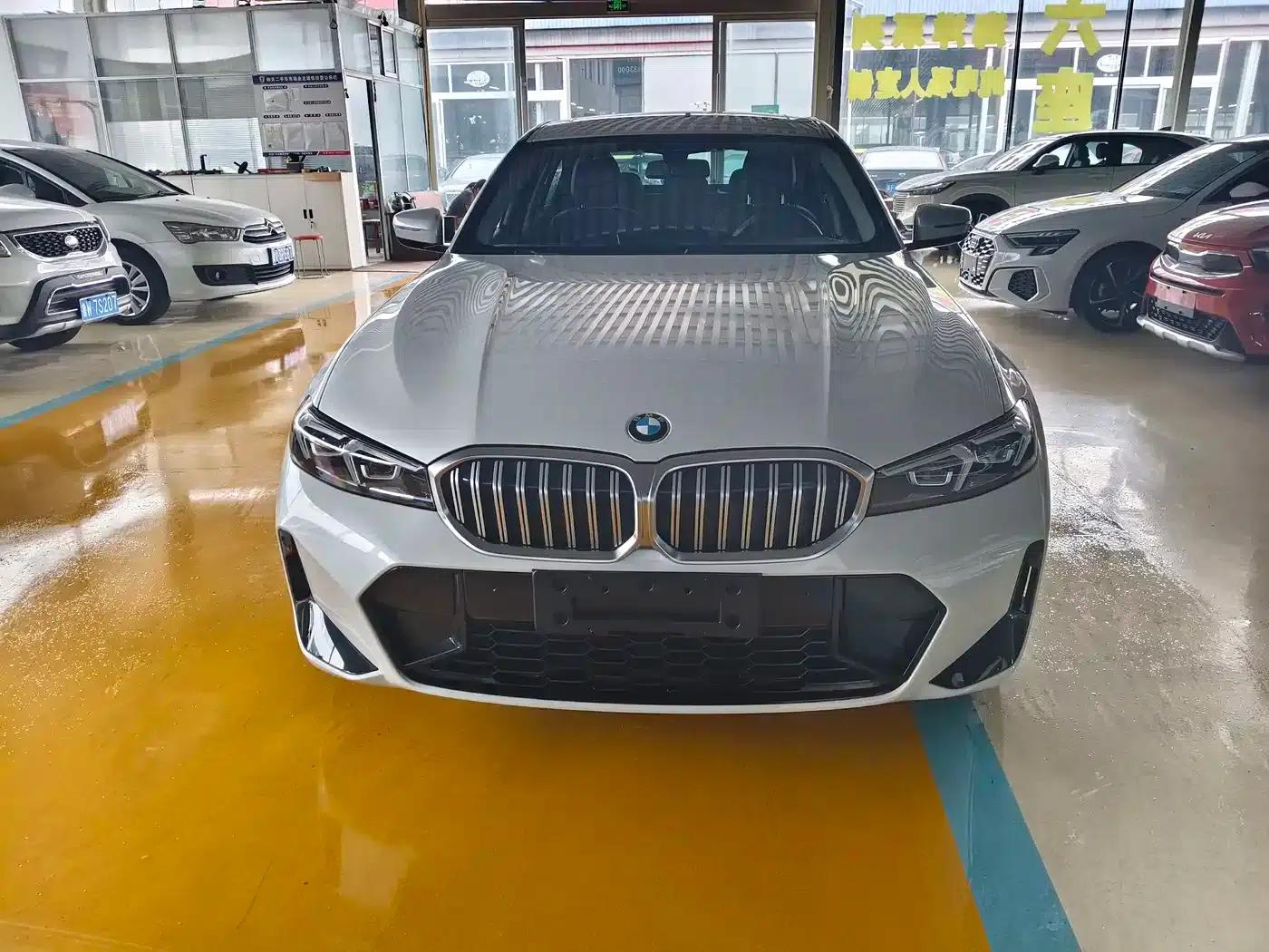 2023 BMW 3 Series 320Li M Sport Package — миниатюра 2