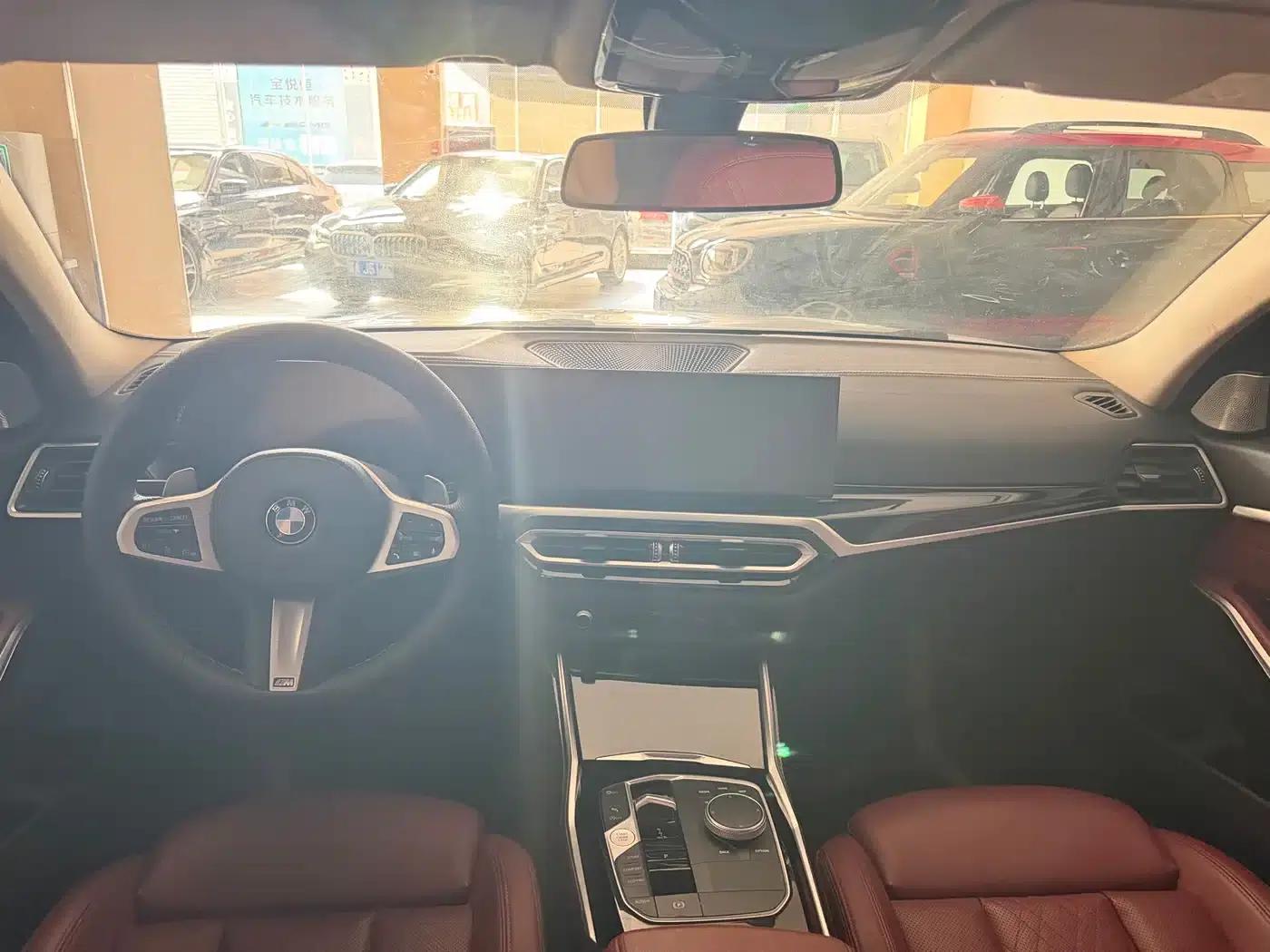 2023 BMW 3 Series 320Li M Sport Package — миниатюра 5