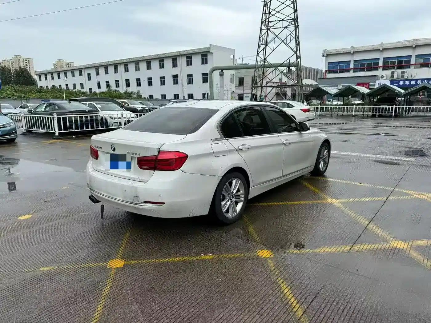 2017 BMW 3 Series 320Li Fashion Edition — миниатюра 9