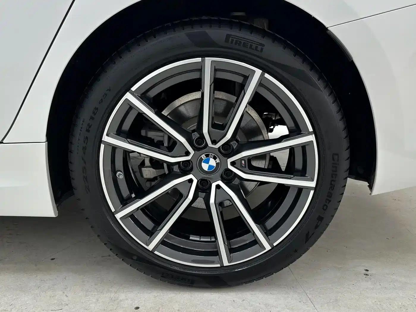2022 BMW 3 Series 320Li M Sport Package — миниатюра 16