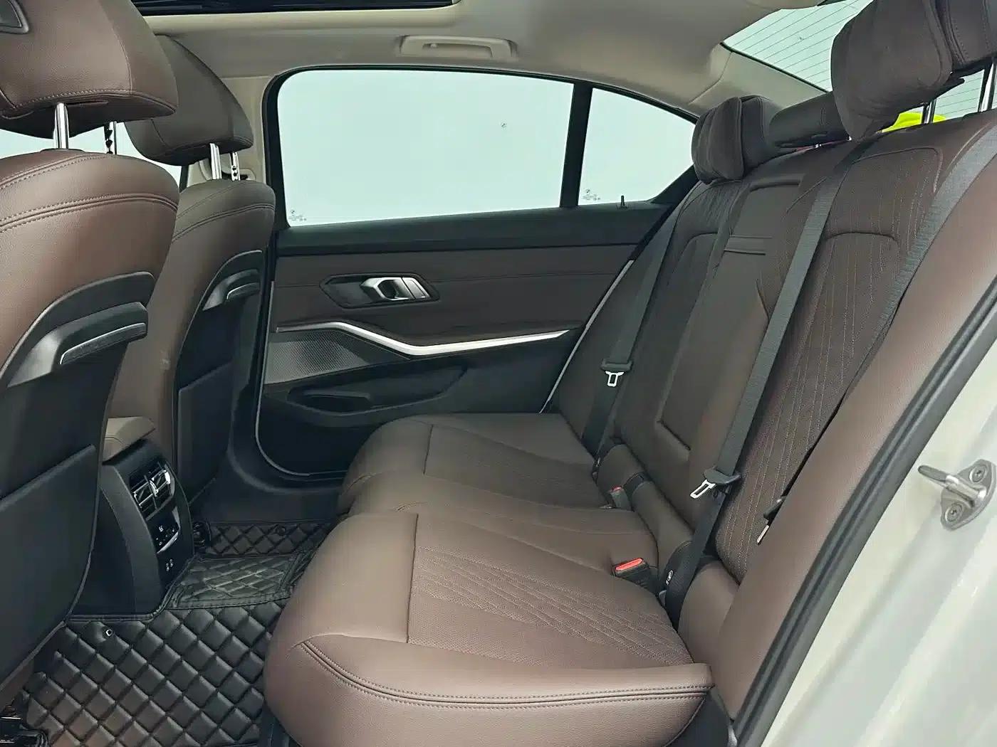 2022 BMW 3 Series 320Li M Sport Package — миниатюра 9