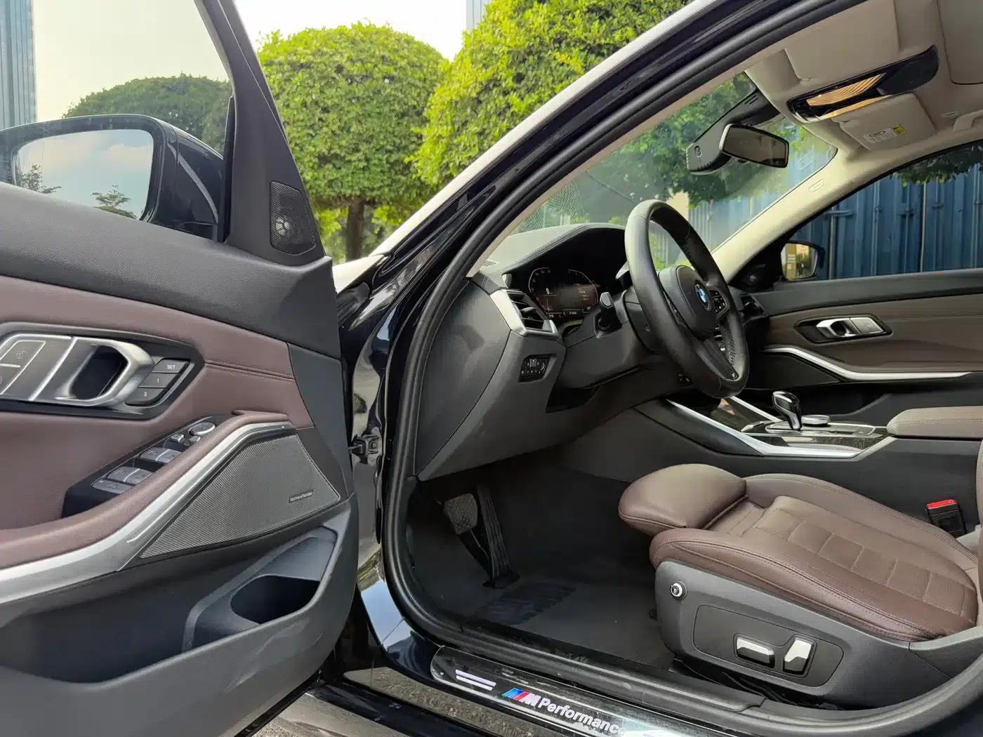 2021 BMW 3 Series 325Li M Sport Package — миниатюра 9