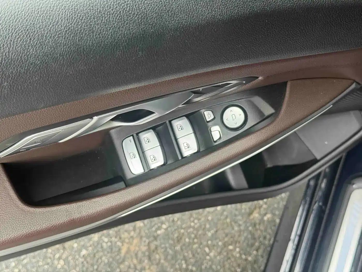 2022 BMW 3 Series 325i M Sport Package — миниатюра 15