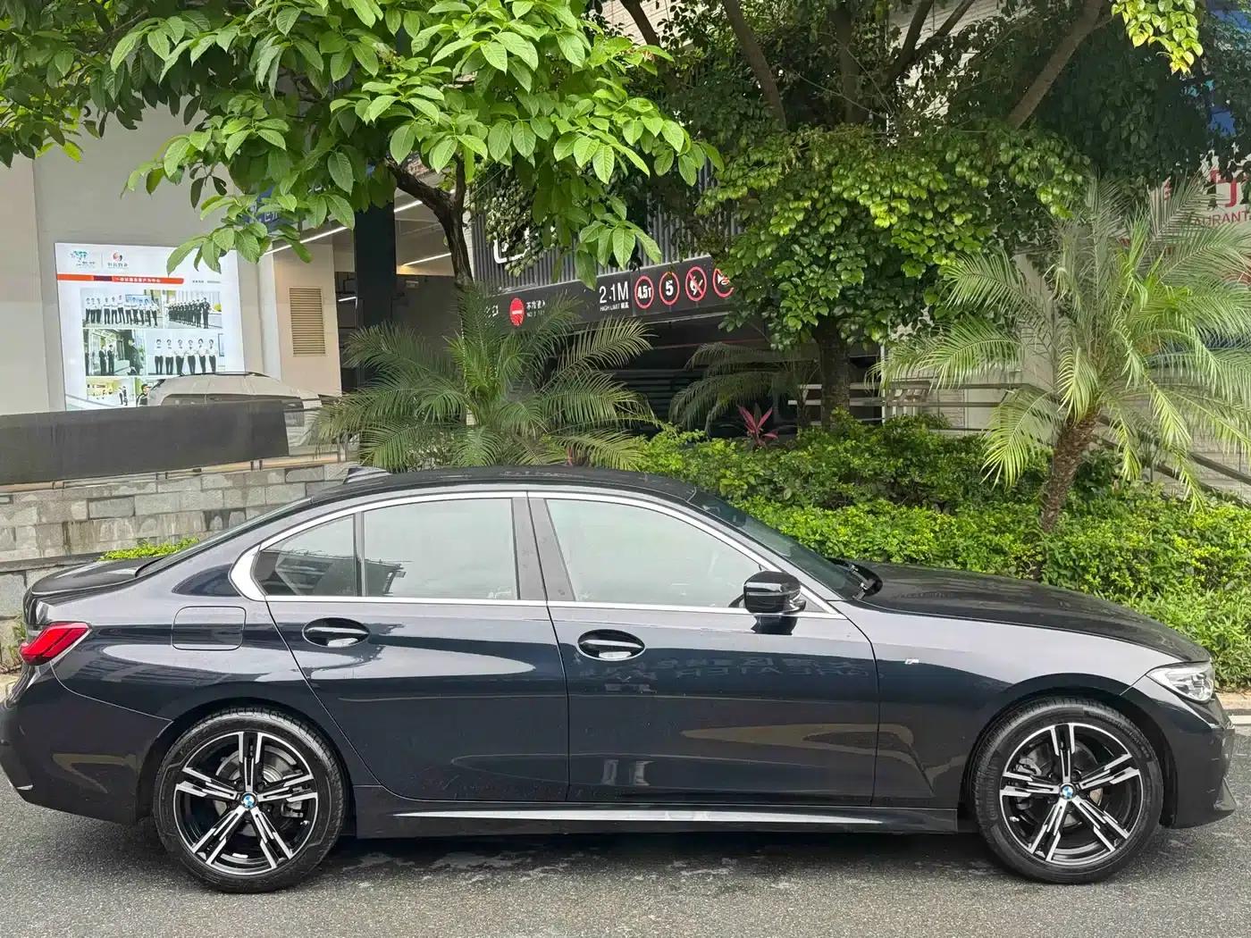 2022 BMW 3 Series 325i M Sport Package — миниатюра 24