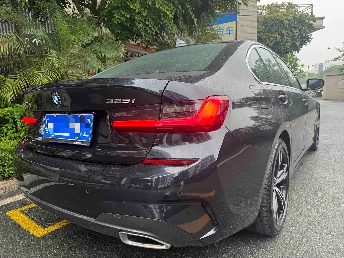 2022 BMW 3 Series 325i M Sport Package — миниатюра 27