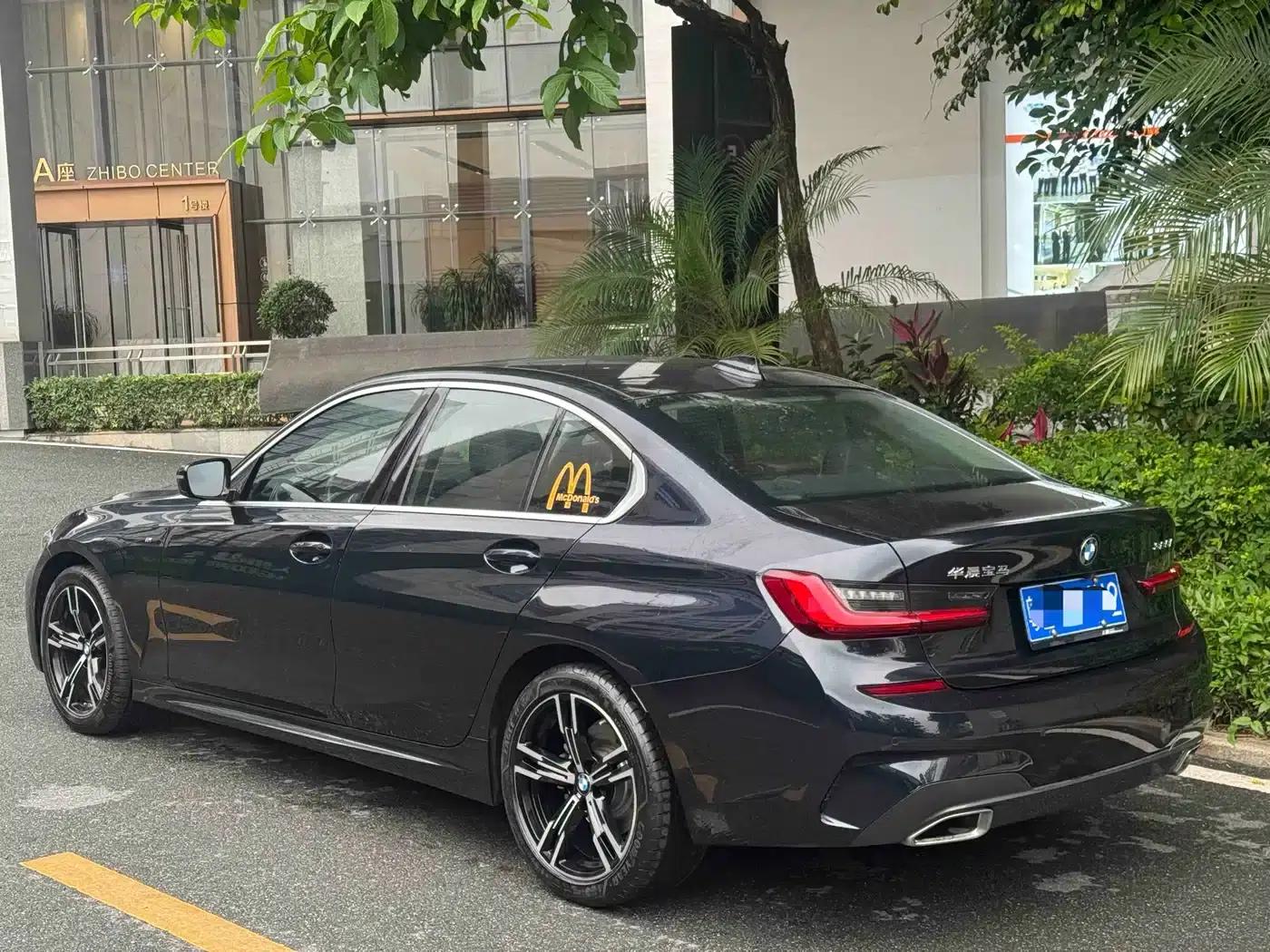 2022 BMW 3 Series 325i M Sport Package — миниатюра 4