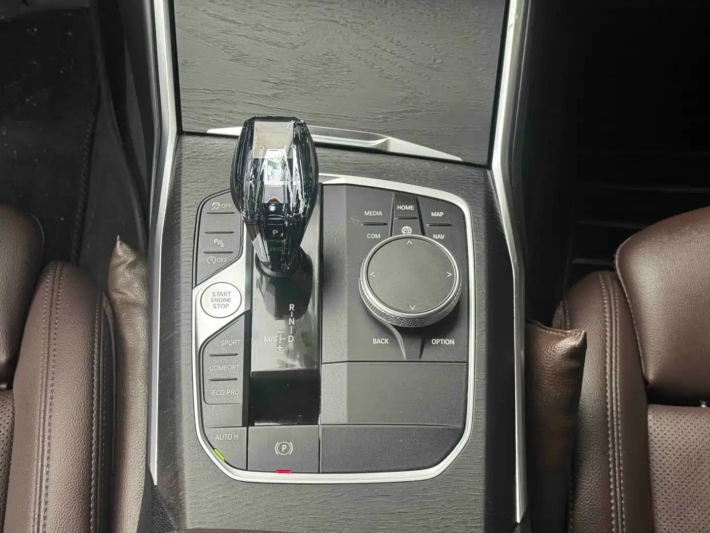2022 BMW 3 Series 325i M Sport Package — миниатюра 10