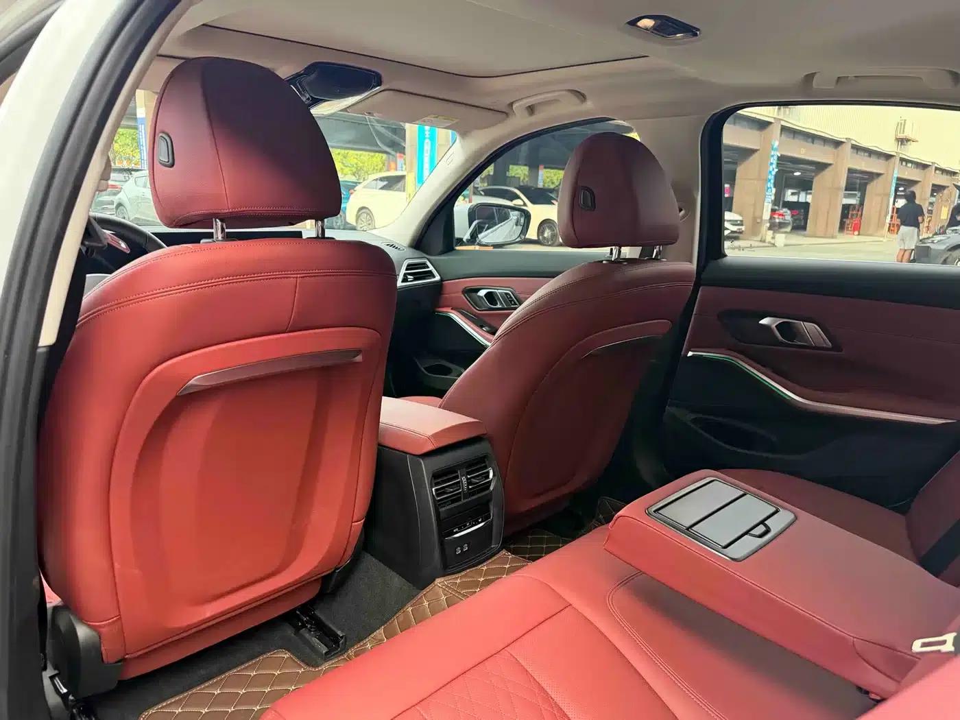 2025 BMW 3 Series 325i M Sport Package — миниатюра 11