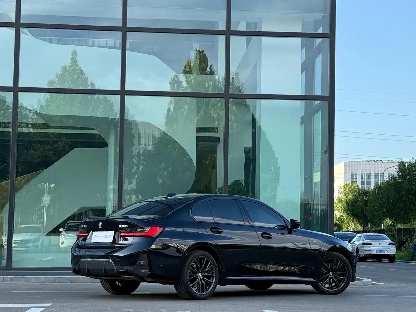 2023 BMW 3 Series 325i M Sport Shadow Edition — миниатюра 20