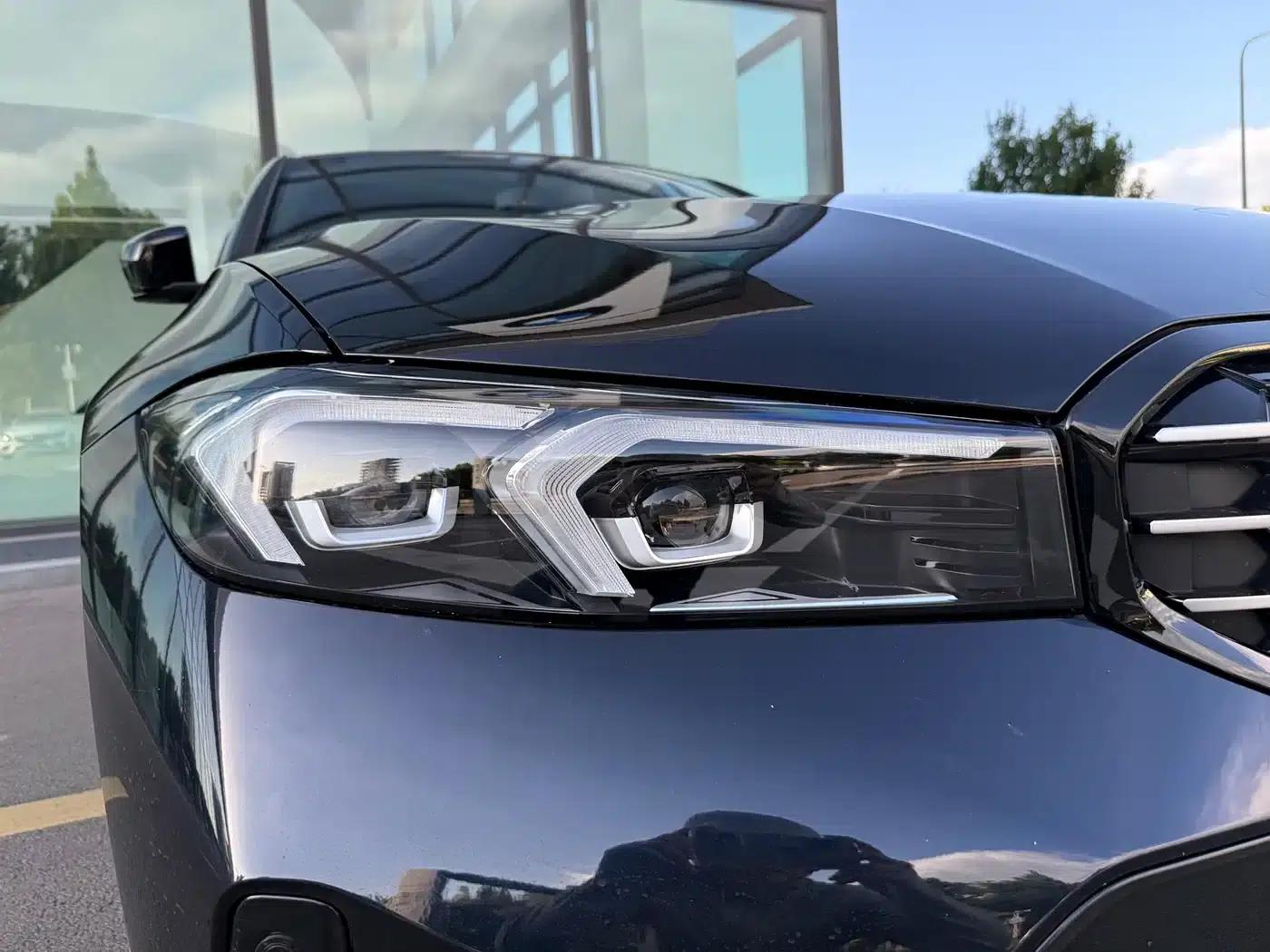 2023 BMW 3 Series 325i M Sport Shadow Edition — миниатюра 5
