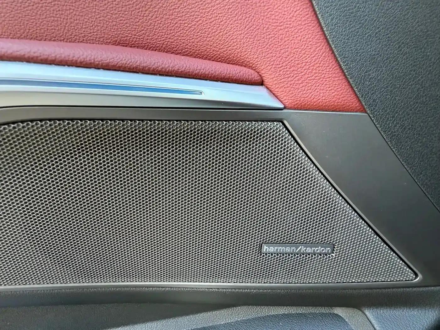 2023 BMW 3 Series 325i M Sport Shadow Edition — миниатюра 9