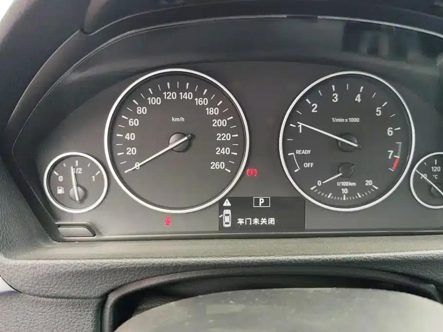 2017 BMW 3 Series 318Li Fashion Edition — миниатюра 14