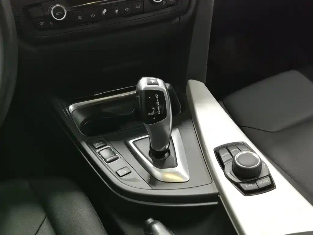 BMW 3 Series 2015 320Li Super Enjoyment Edition Fashion Model — миниатюра 13