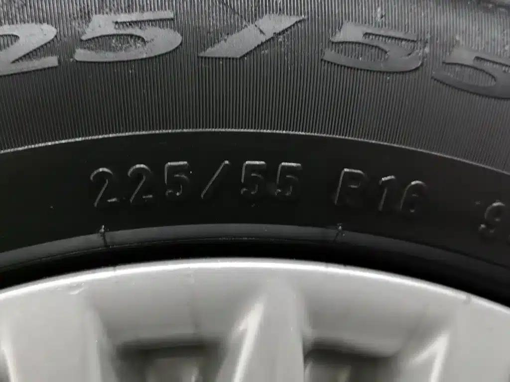 BMW 3 Series 2015 320Li Super Enjoyment Edition Fashion Model — миниатюра 24