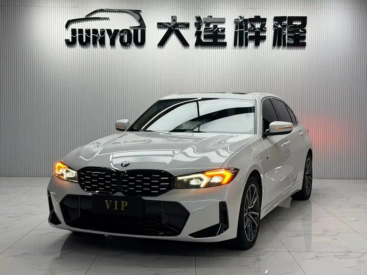 2023 BMW 3 Series 320Li M Sport Package — миниатюра 1
