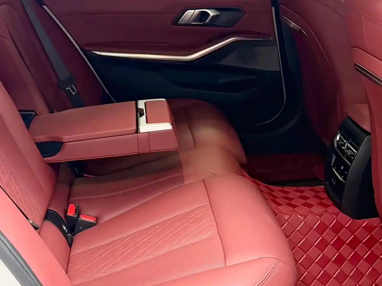 2023 BMW 3 Series 320Li M Sport Package — миниатюра 12