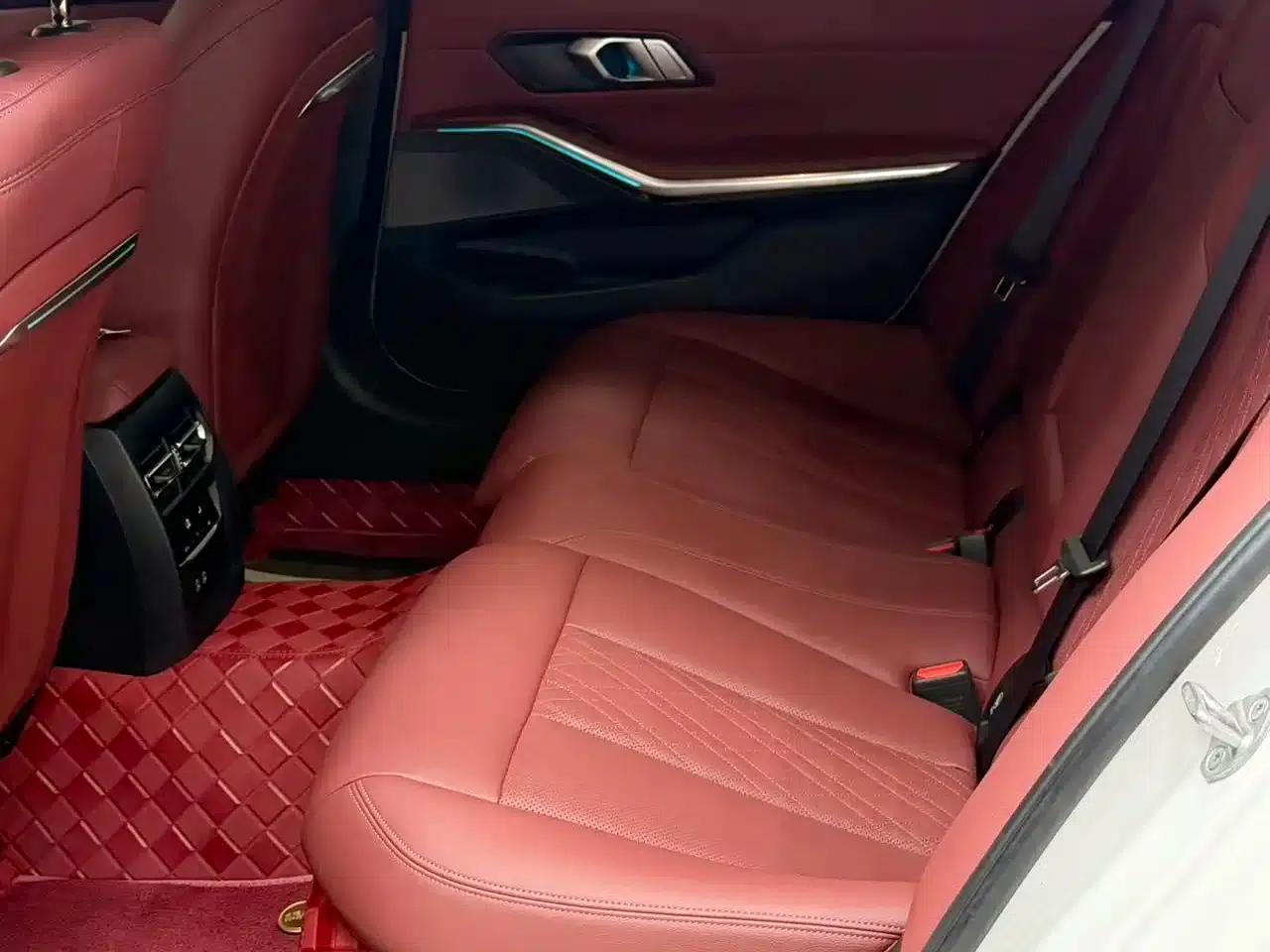 2023 BMW 3 Series 320Li M Sport Package — миниатюра 10