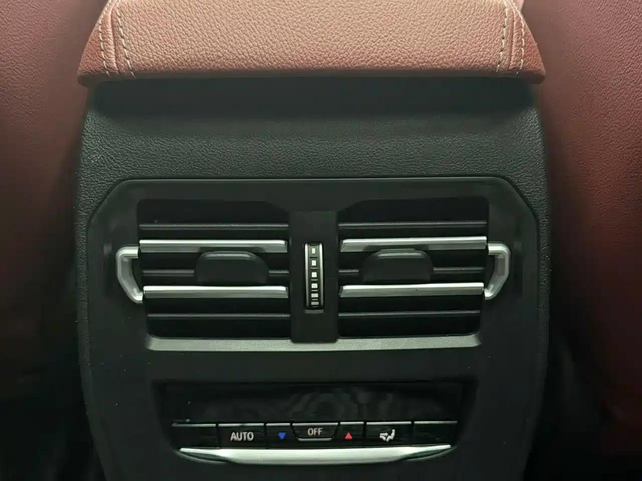 2023 BMW 3 Series 320Li M Sport Package — миниатюра 15