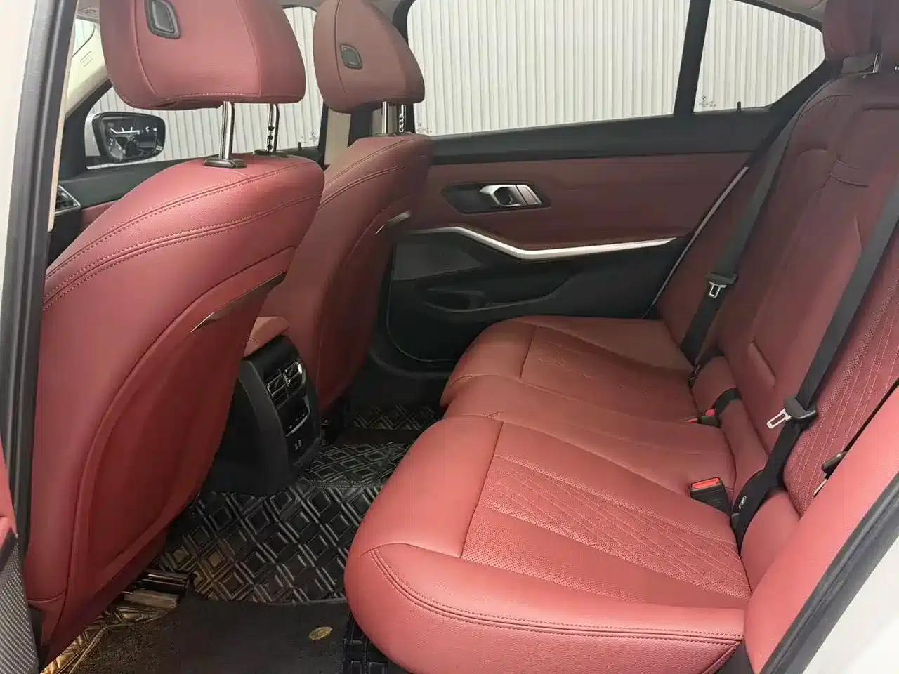 2023 BMW 3 Series 320Li M Sport Package — миниатюра 19