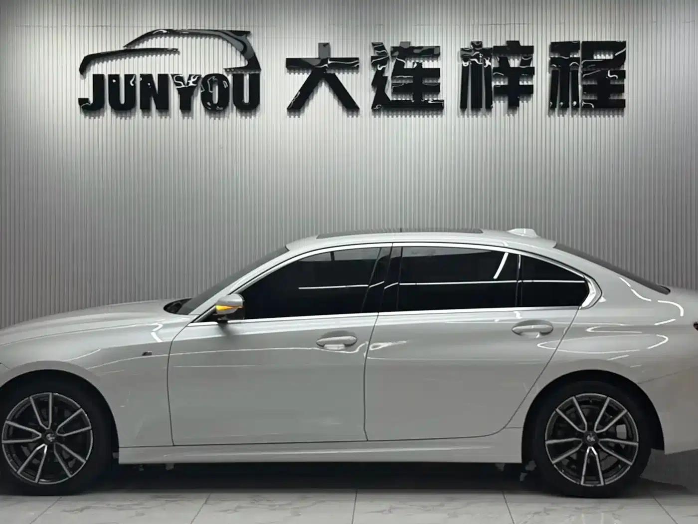 2023 BMW 3 Series 320Li M Sport Package — миниатюра 8
