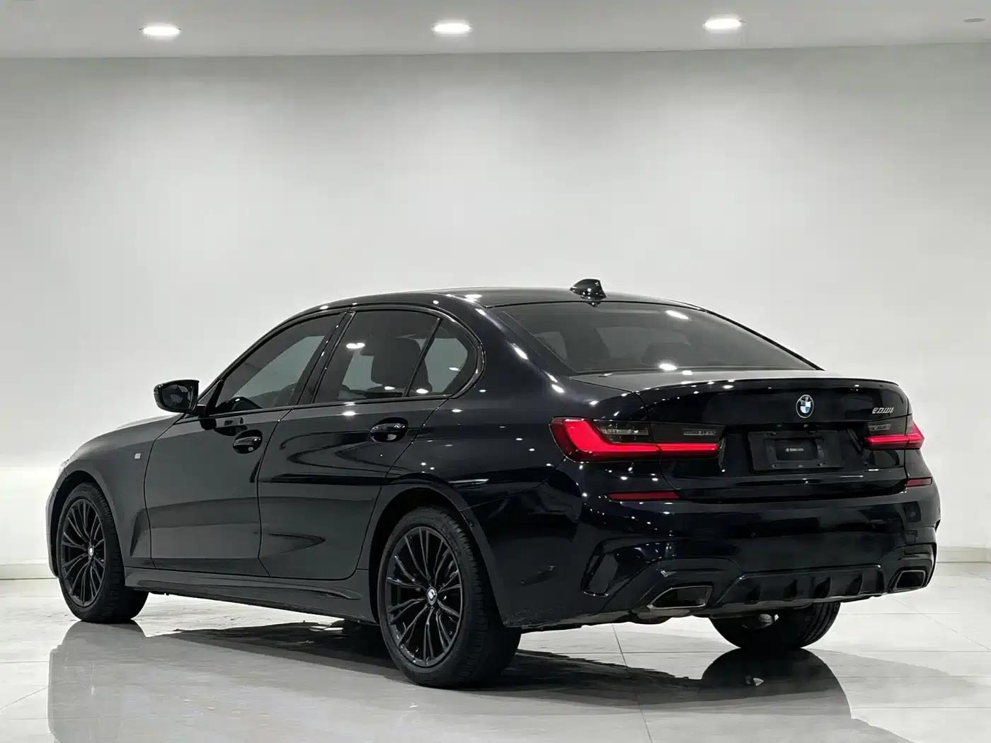 2021 BMW 3 Series 325i M Sport Shadow Edition — миниатюра 6