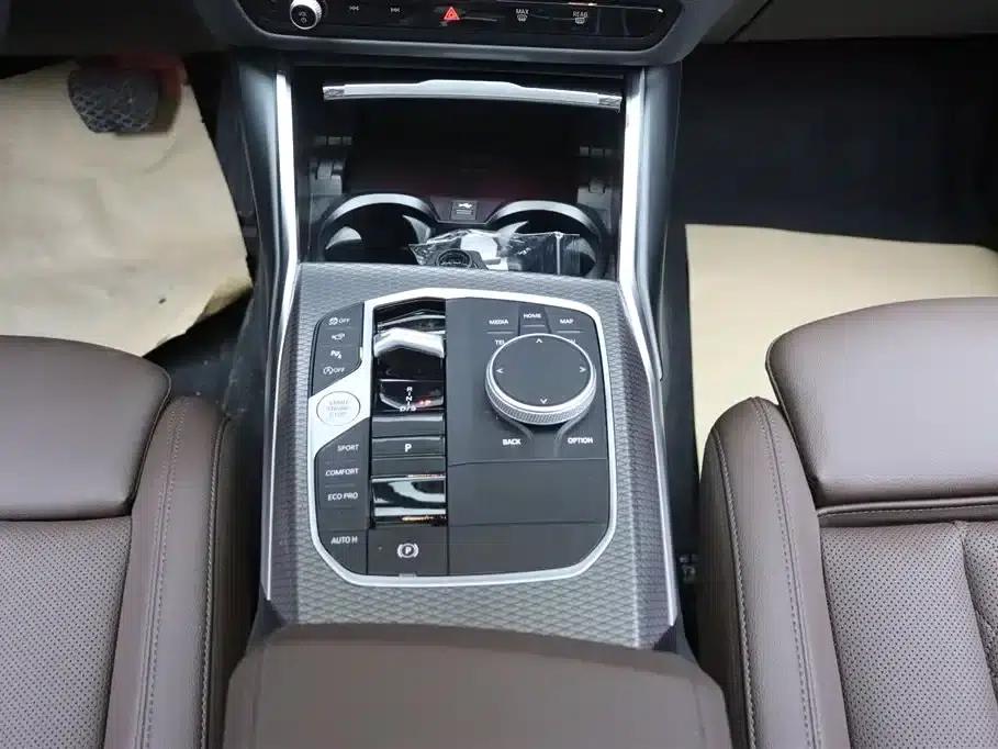 2024 BMW 3 Series 325Li M Sport Shadow Edition — миниатюра 23
