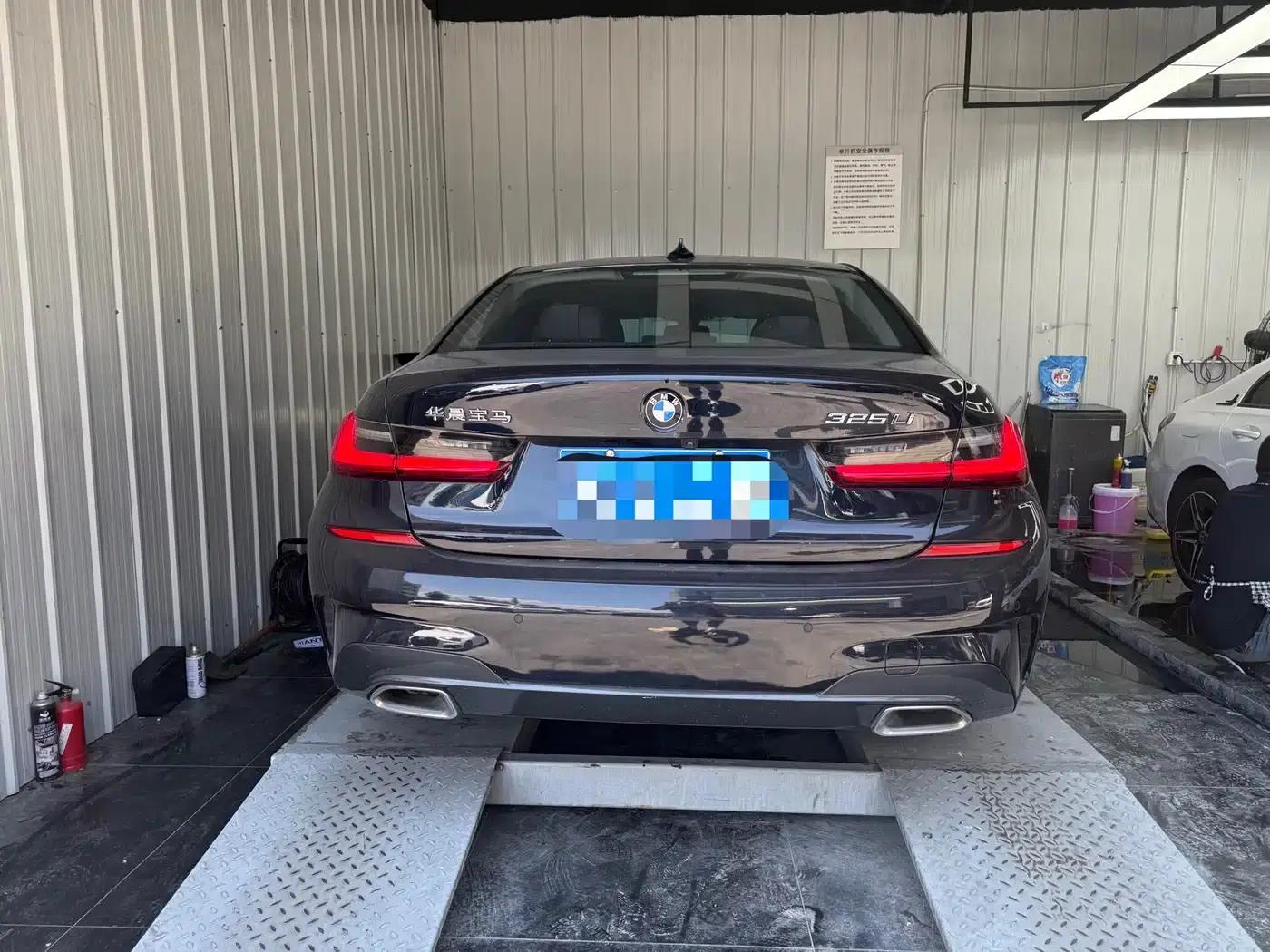 2021 BMW 3 Series 325Li M Sport Package — миниатюра 8