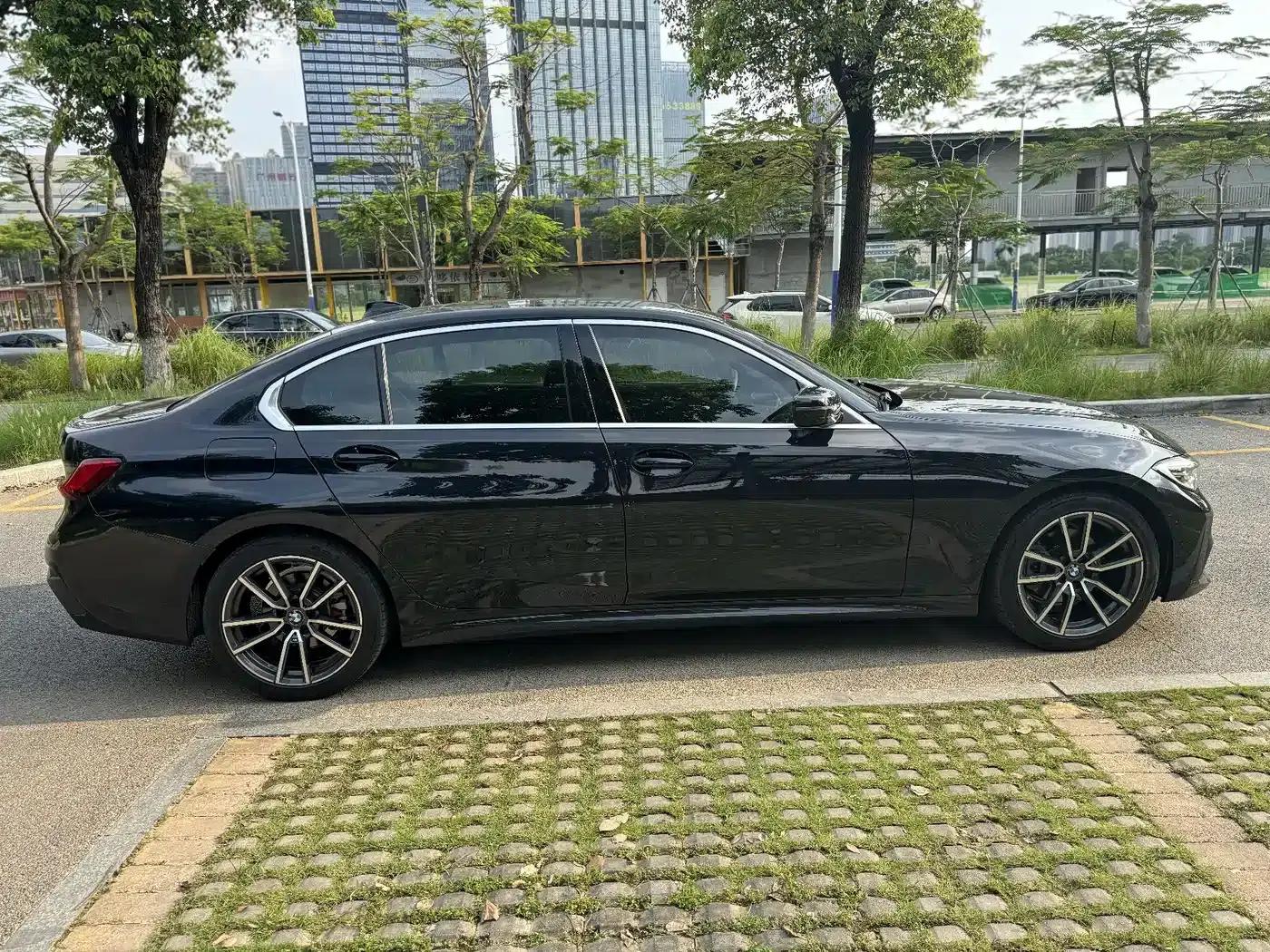 2021 BMW 3 Series 325Li M Sport Package — миниатюра 4