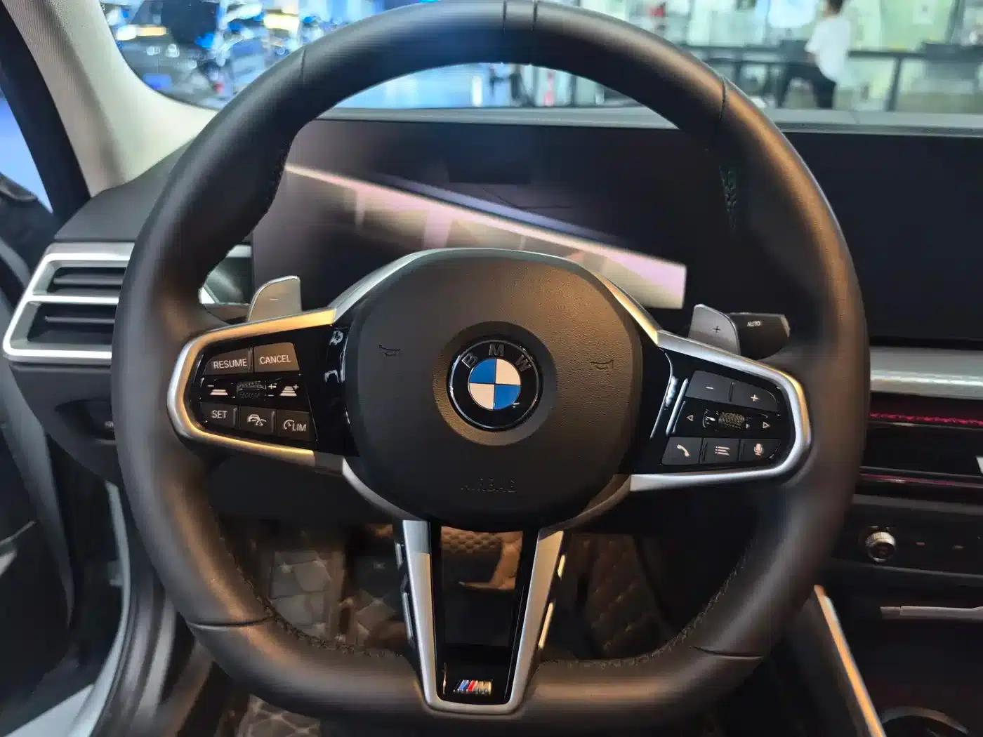 2025 BMW 3 Series 330Li M Sport Shadow Edition — миниатюра 5