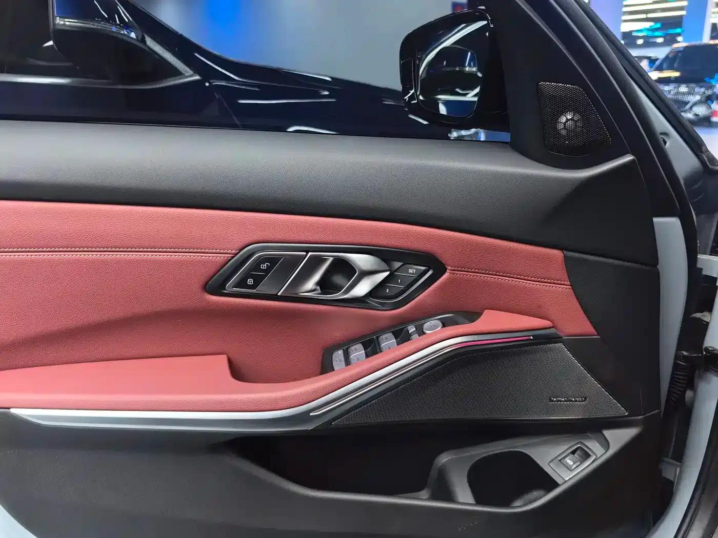2025 BMW 3 Series 330Li M Sport Shadow Edition — миниатюра 6
