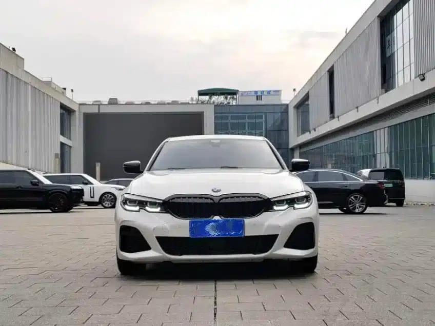 2022 BMW 3 Series 325Li M Sport Package — миниатюра 2