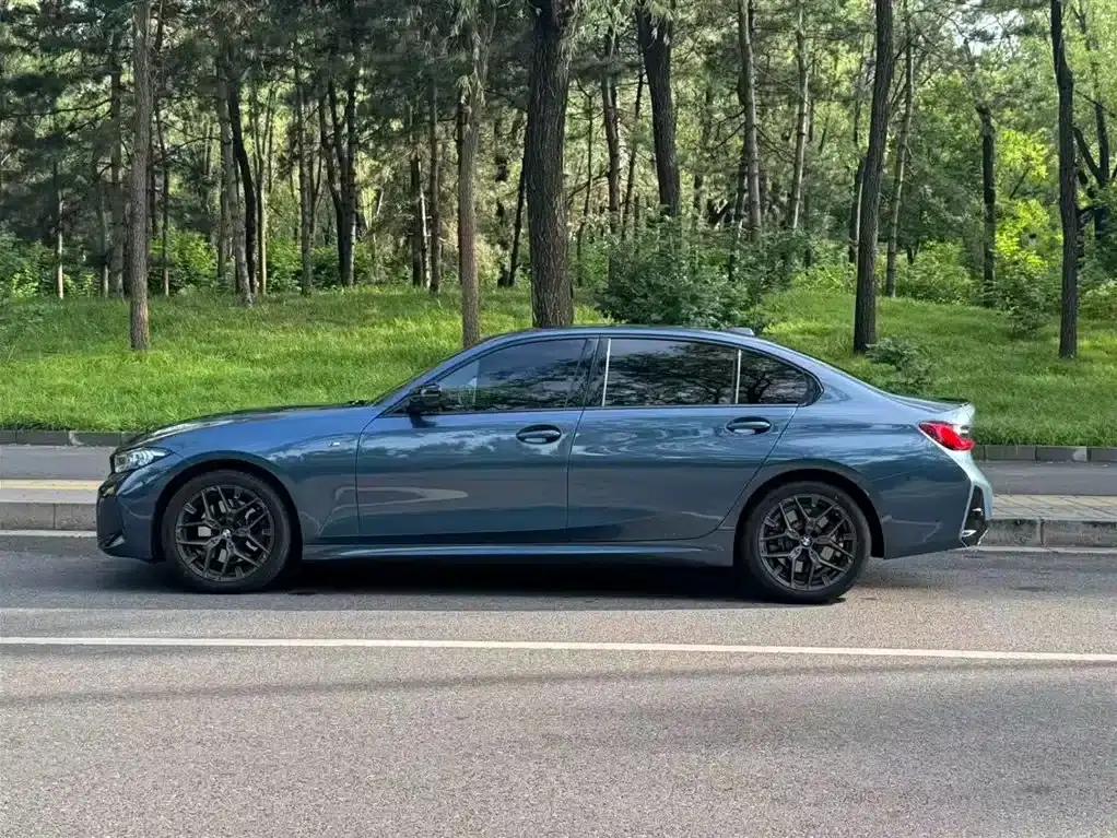 2025 BMW 3 Series 330Li Luxury M Sport Shadow Edition — миниатюра 3