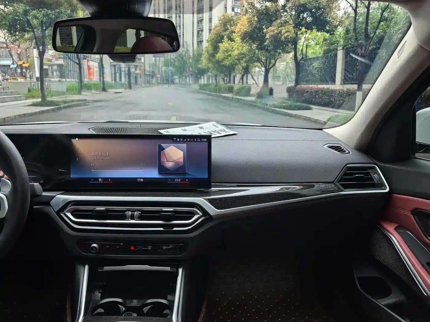 2023 BMW 3 Series 325Li M Sport Package — миниатюра 7