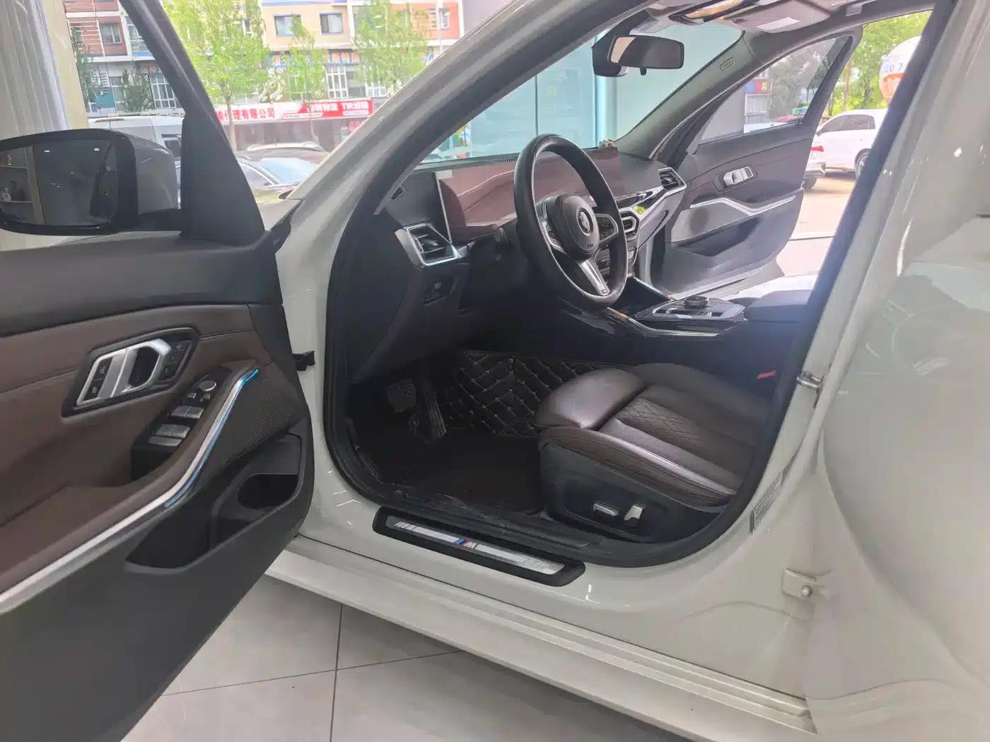 2023 BMW 3 Series 320Li M Sport Package — миниатюра 12