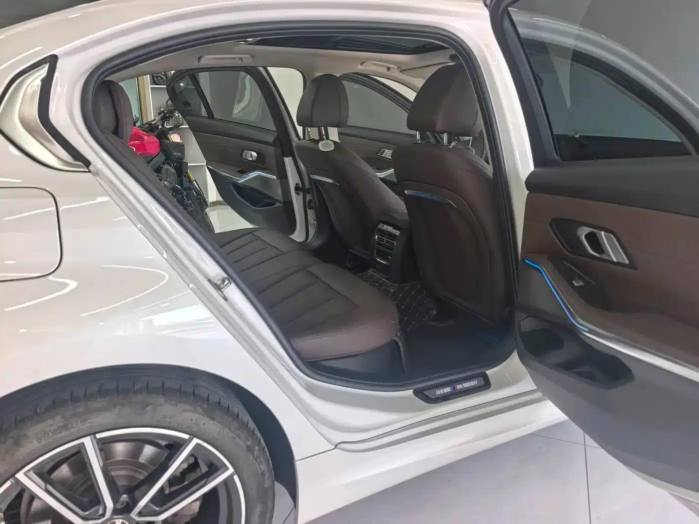 2023 BMW 3 Series 320Li M Sport Package — миниатюра 7