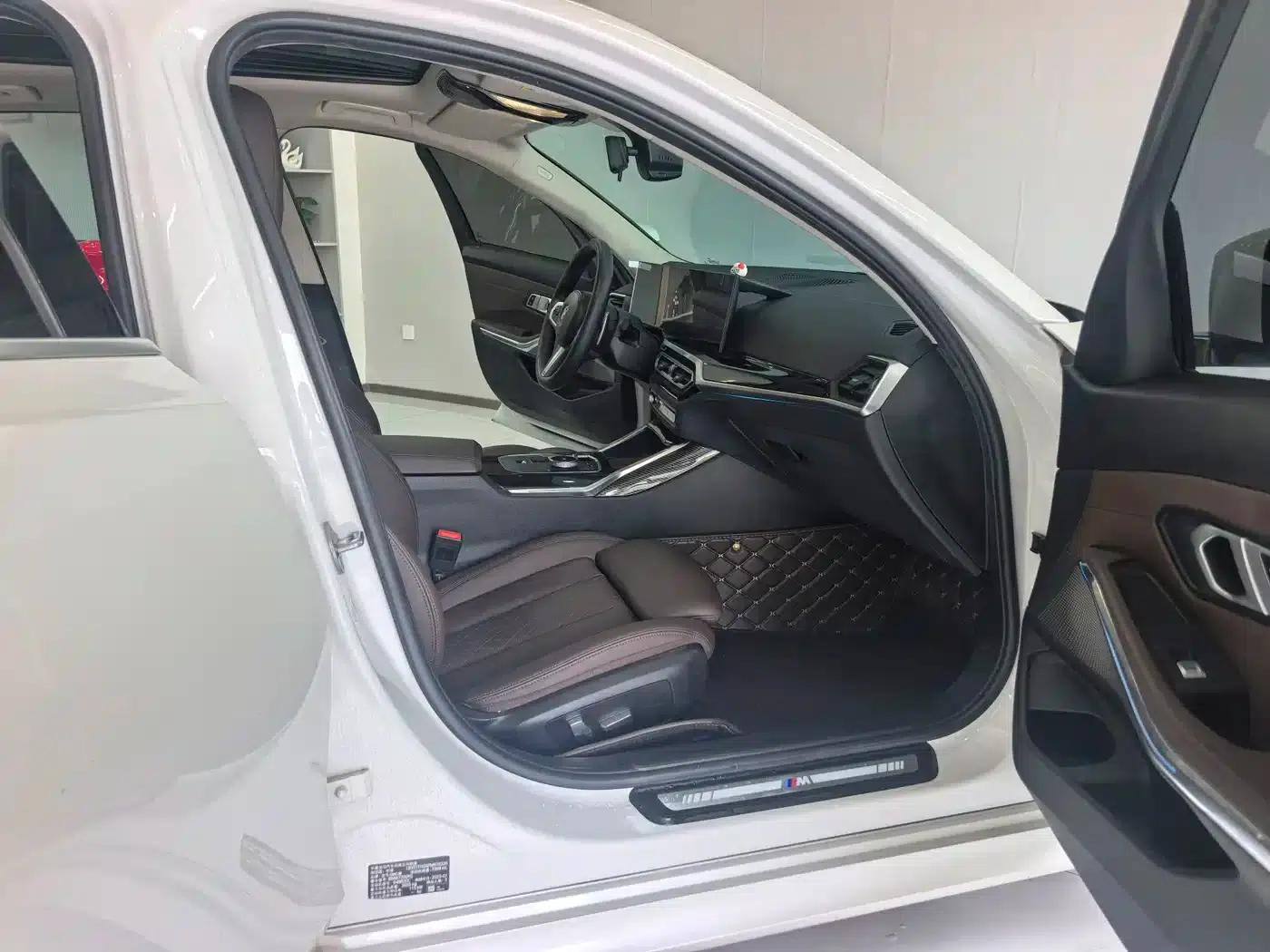 2023 BMW 3 Series 320Li M Sport Package — миниатюра 8