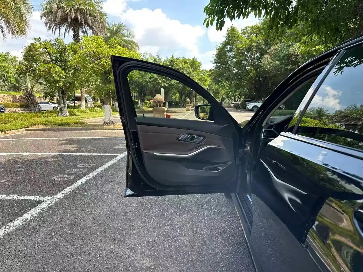 2021 BMW 3 Series 325Li M Sport Package — миниатюра 14
