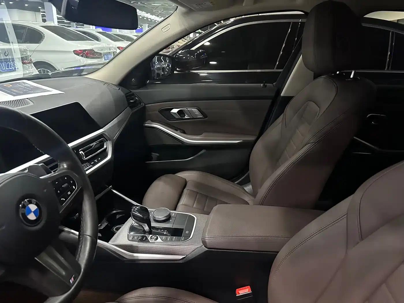 2020 BMW 3 Series 325Li M Sport Shadow Edition — миниатюра 5
