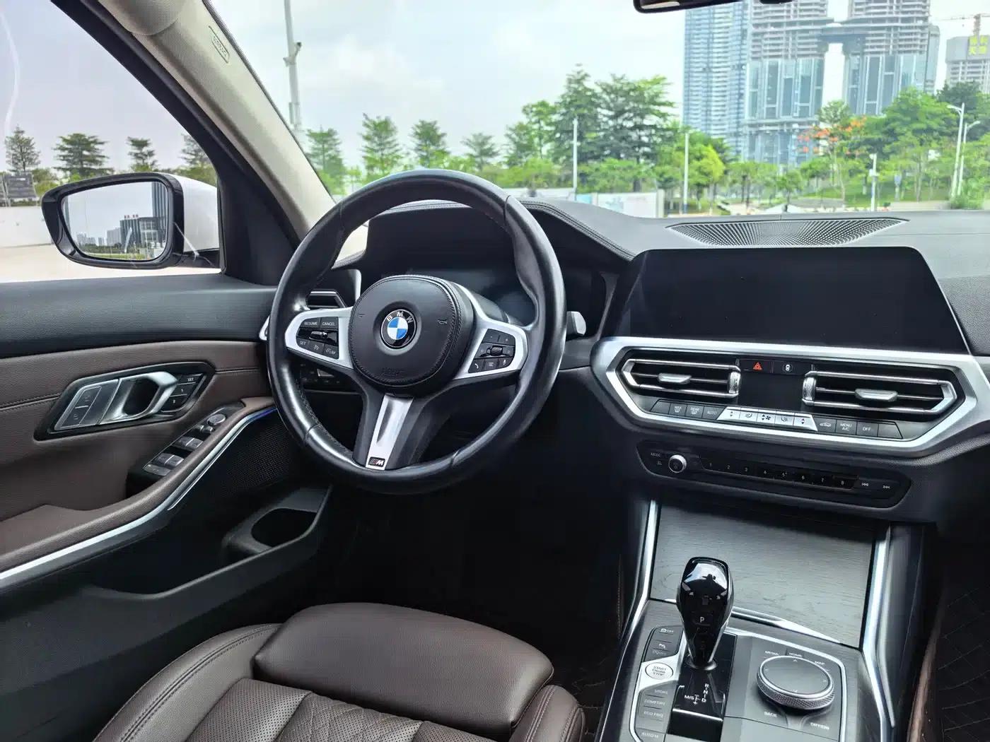 2022 BMW 3 Series 325i M Sport Package — миниатюра 11