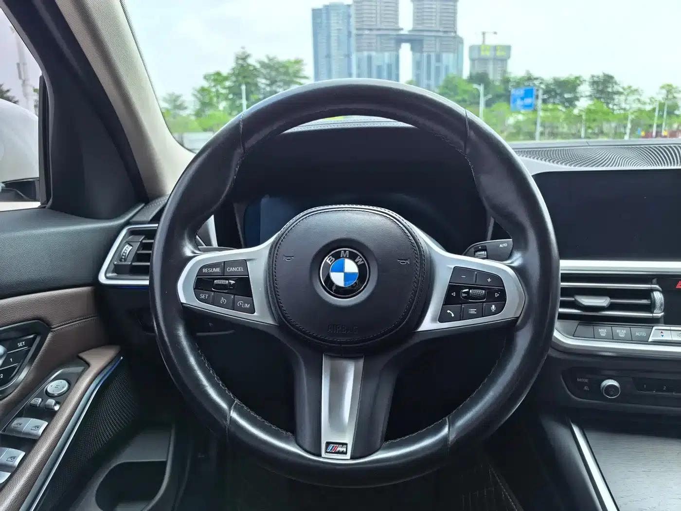 2022 BMW 3 Series 325i M Sport Package — миниатюра 12