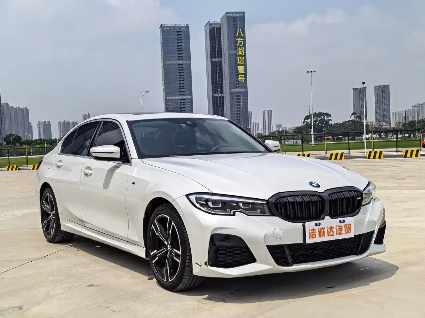 2022 BMW 3 Series 325i M Sport Package — миниатюра 3