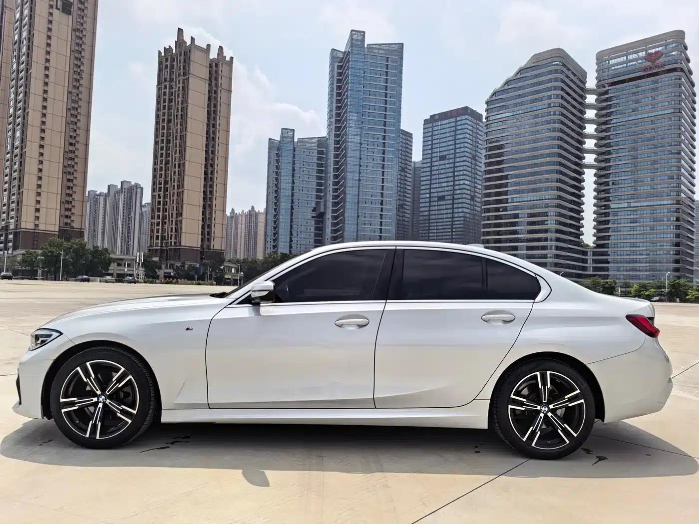 2022 BMW 3 Series 325i M Sport Package — миниатюра 5