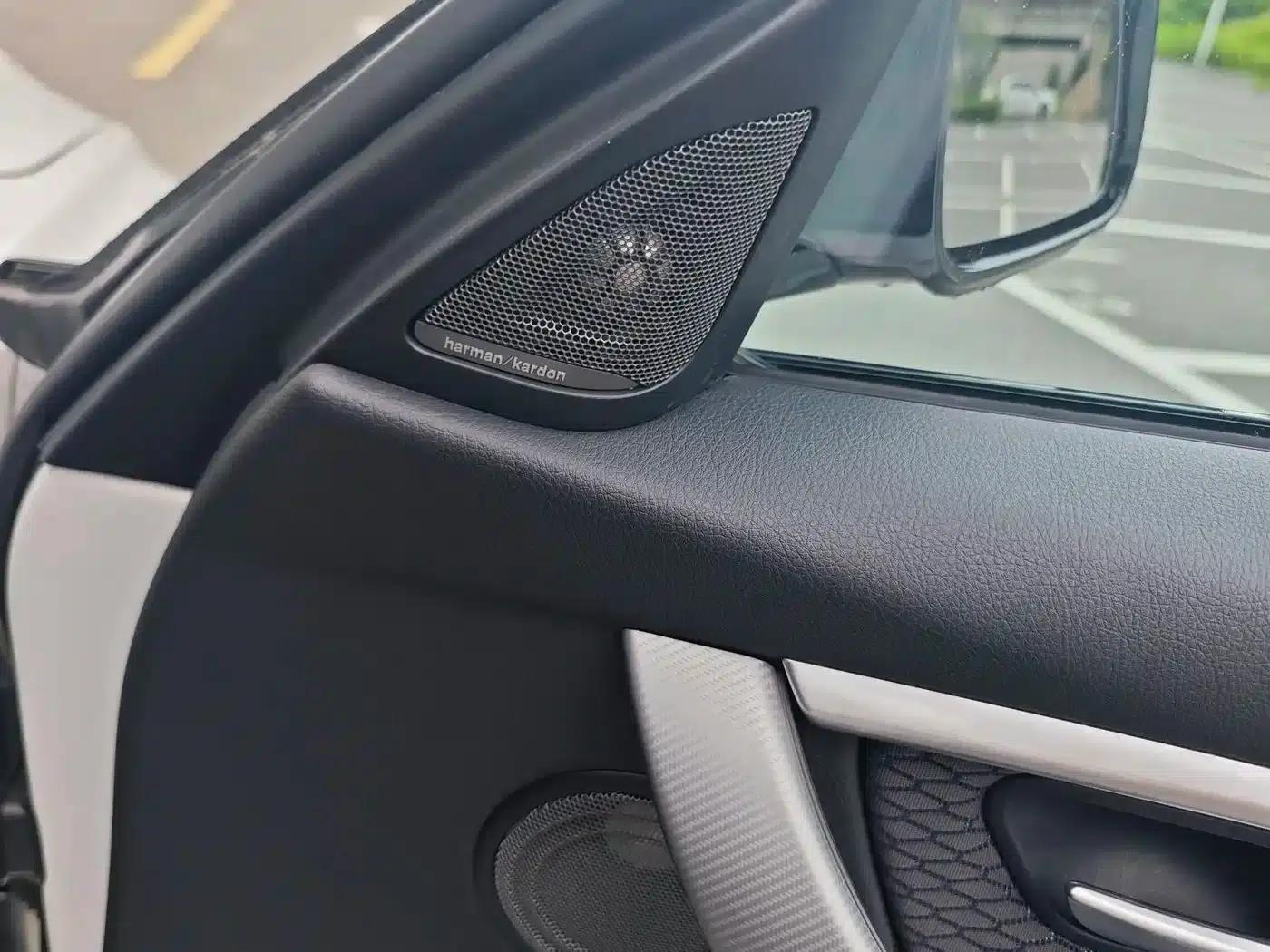 2018 BMW 3 Series 320i M Sport Shadow Edition — миниатюра 11