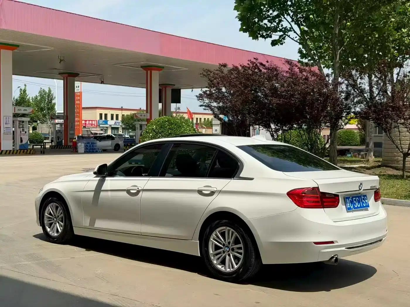 BMW 3 Series 2015 320Li Super Enjoyment Edition Fashion Model — миниатюра 4