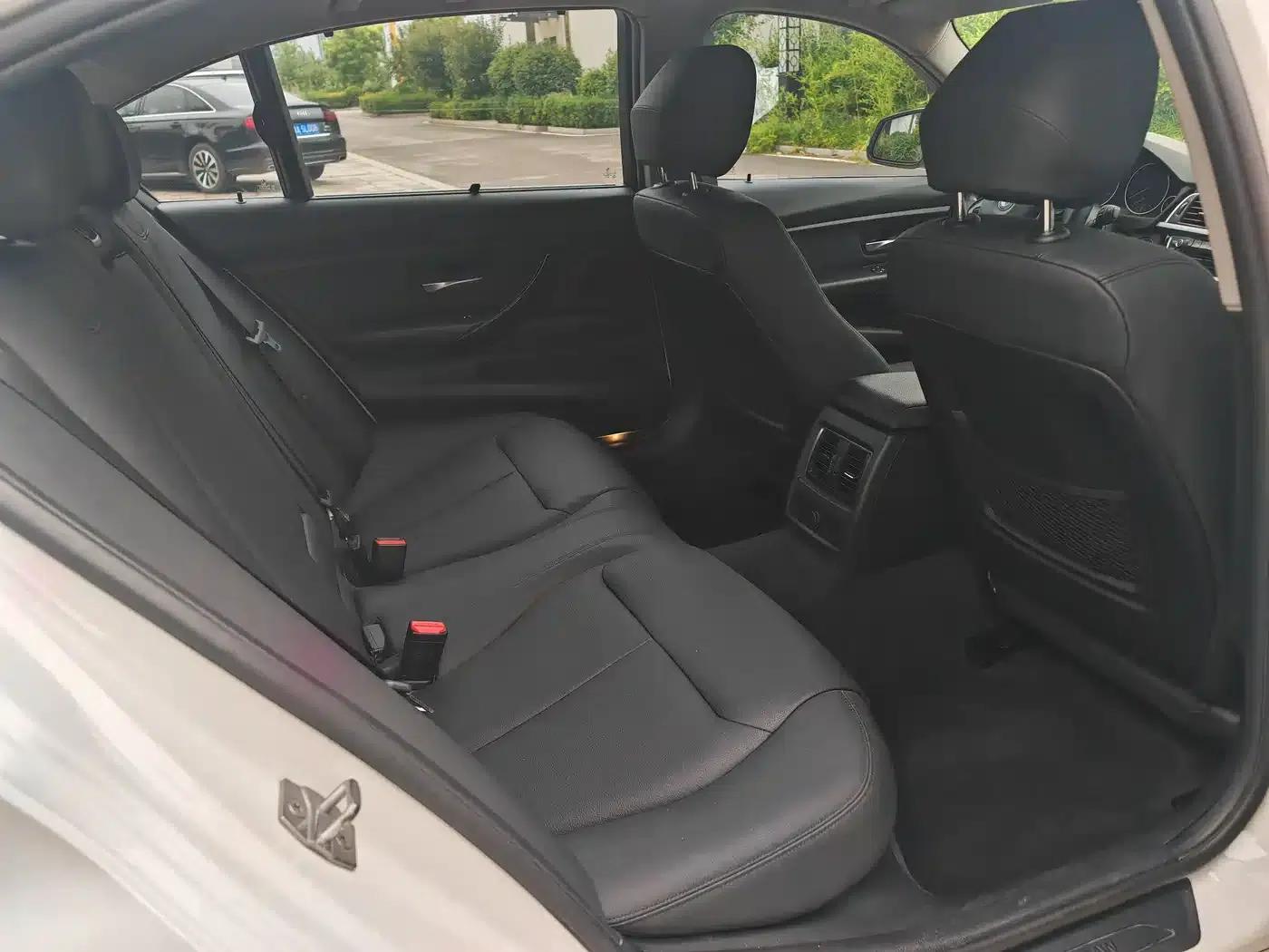 2017 BMW 3 Series 320Li Fashion Edition — миниатюра 14