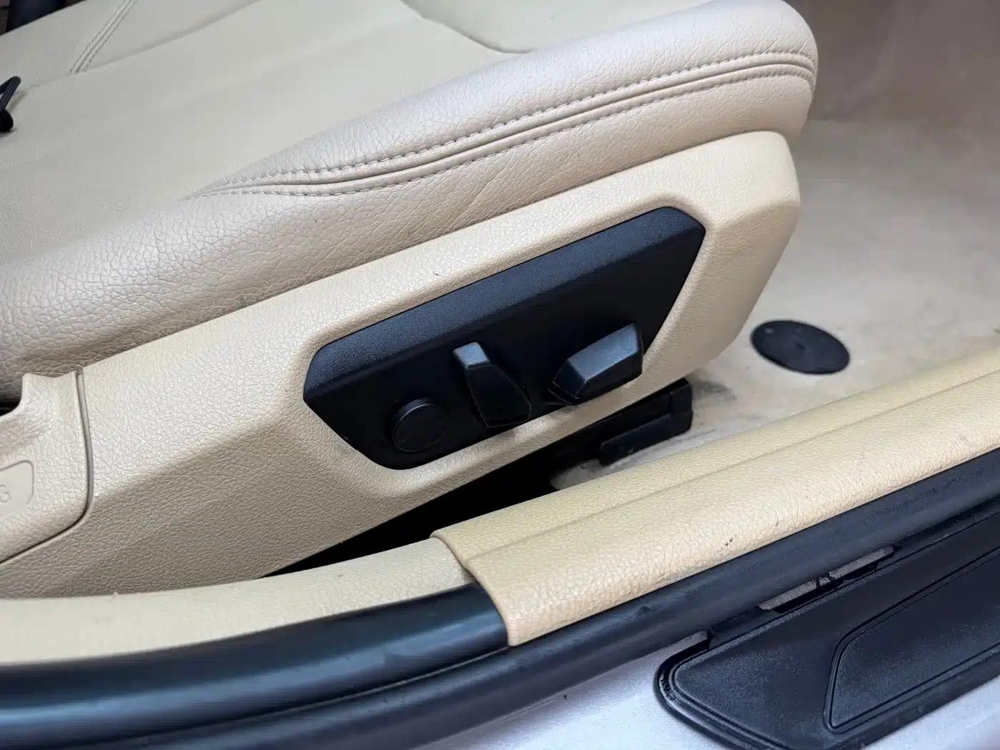 BMW 3 Series 2015 320i Fashion Edition — миниатюра 15
