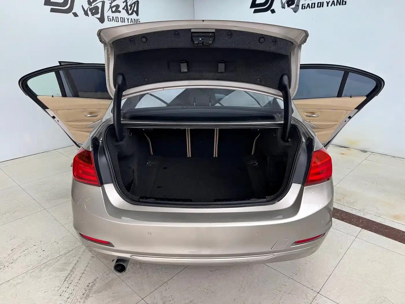 BMW 3 Series 2015 320i Fashion Edition — миниатюра 21