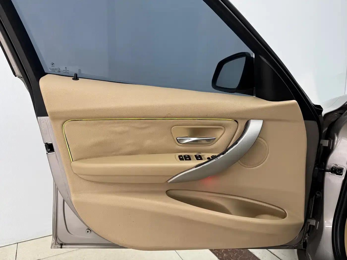 BMW 3 Series 2015 320i Fashion Edition — миниатюра 7
