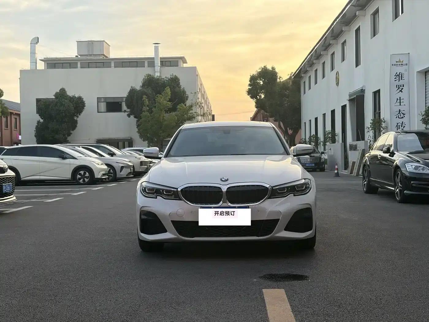 2020 BMW 3 Series 320Li M Sport Package — миниатюра 1