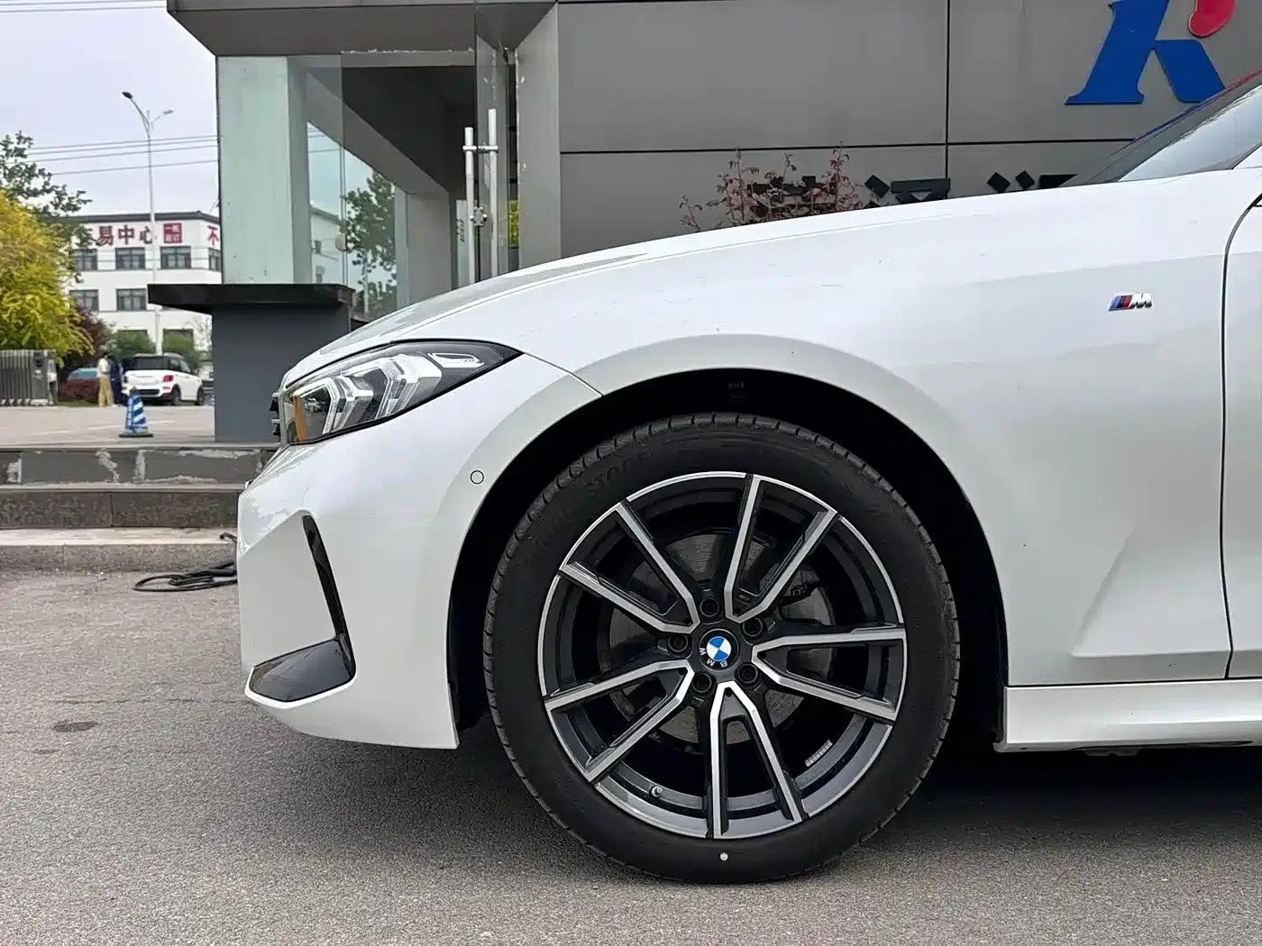 2025 BMW 3 Series 325Li M Sport Package — миниатюра 10
